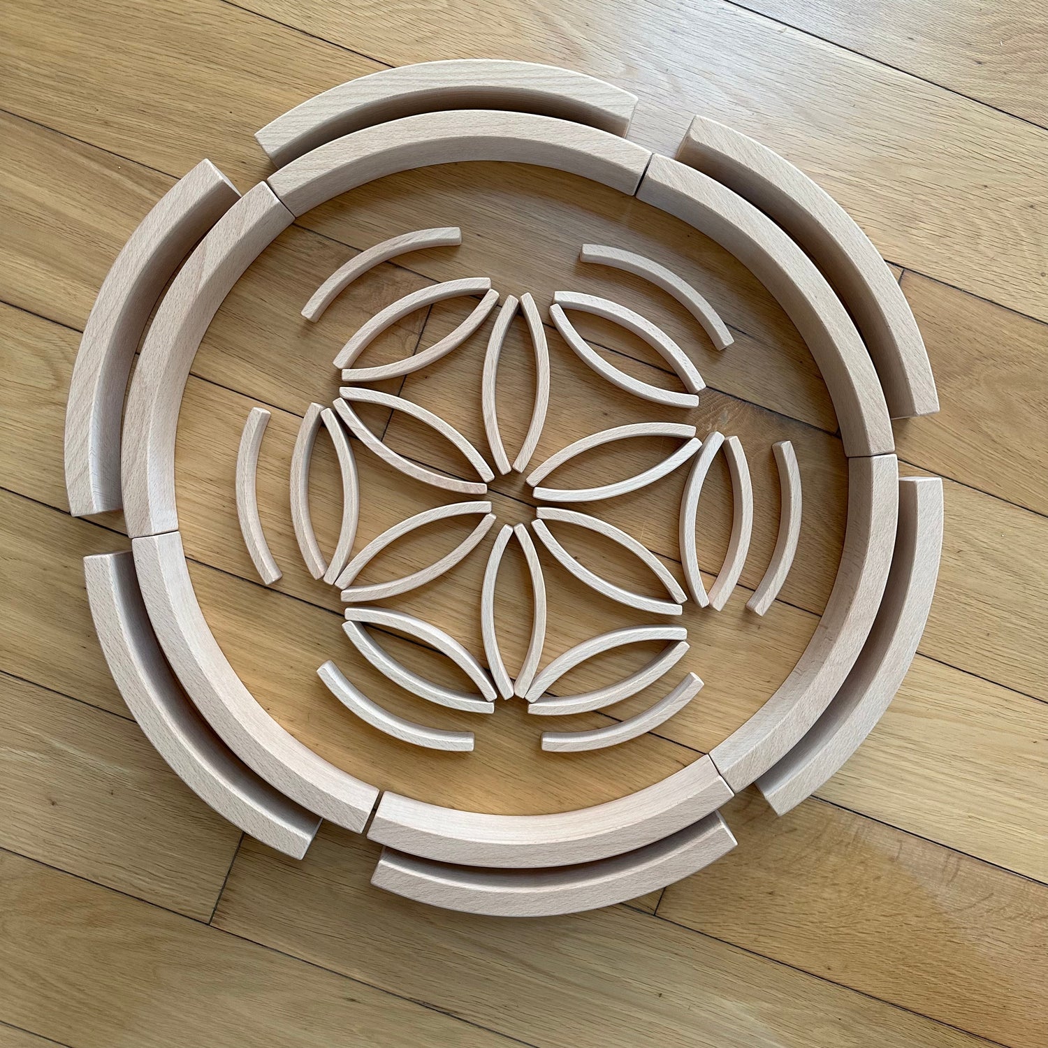 **Pre-order (Ships in 2-3 Weeks)**42 Pcs Combination Set with 12 Large and 30 Mini Curved Natural Wooden Building Blocks