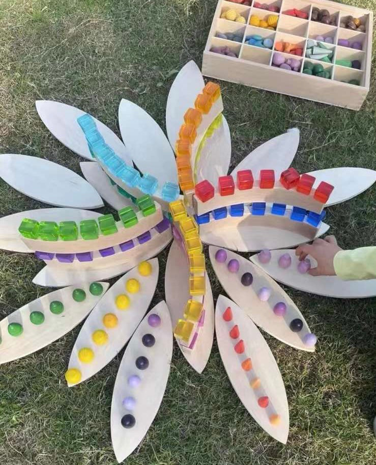 **Pre-order (Ships in 2-3 Weeks)**24 Pcs Natural Wooden Petal Mandala Platforms with Storage Tray