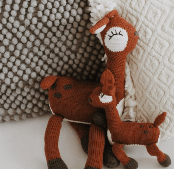 rattle buddy | sienna the deer